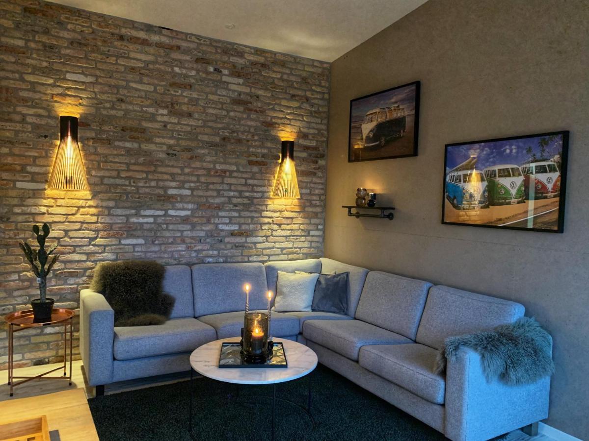 Broncks Apartment 1 - Modern 2-Bedroom In The Heart Of Tórshavn Exteriör bild