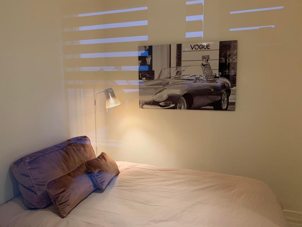 Broncks Apartment 1 - Modern 2-Bedroom In The Heart Of Tórshavn Exteriör bild