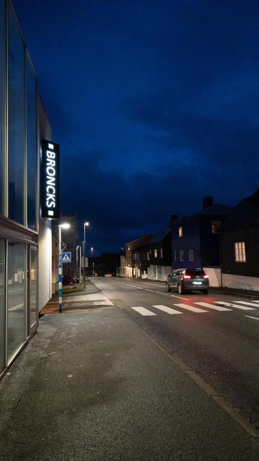 Broncks Apartment 1 - Modern 2-Bedroom In The Heart Of Tórshavn Exteriör bild